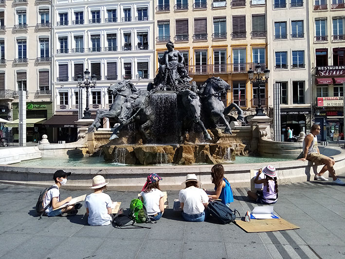 Place des Terreaux, Lyon - croquis d'enfants.